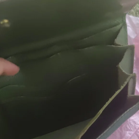 Green IL BISONTE Snap Button Closure Leather Wallet - Picture 12 of 14